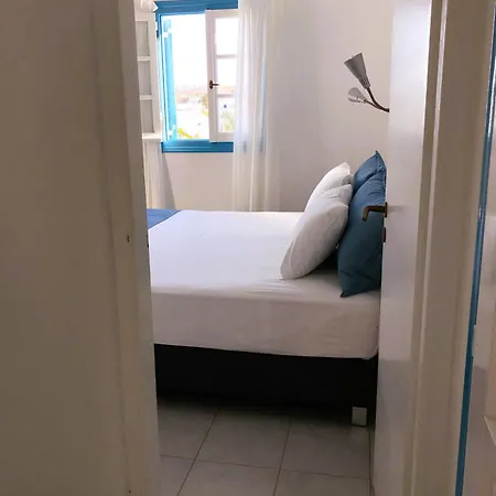 Meltemi Studios And Apartments Logaras Room photo