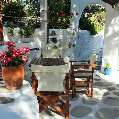 Meltemi Studios And Apartments Logaras Room photo