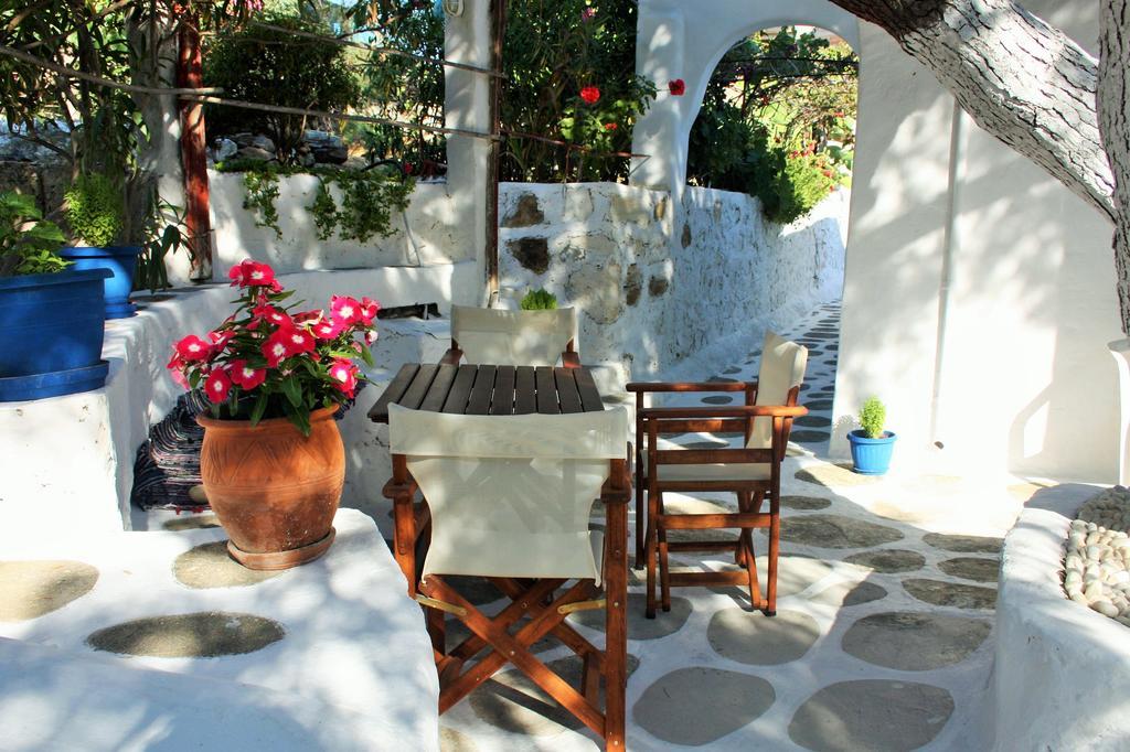 Meltemi And Apartment Logaras