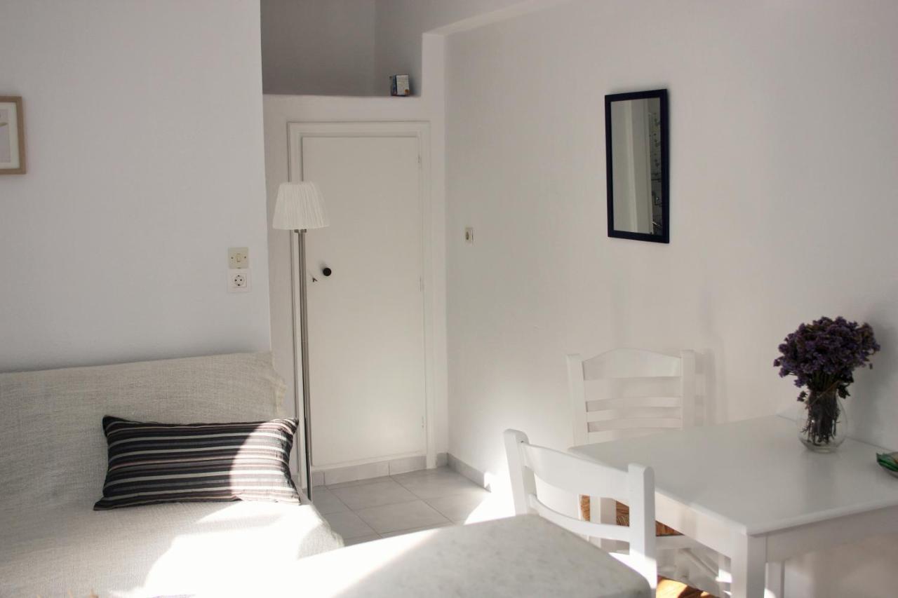 Meltemi And Apartment